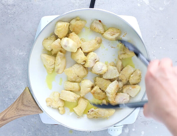 cooking chicken breast in oil